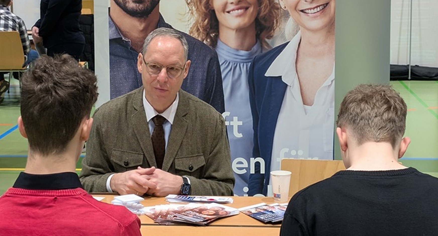 Eindrücke vom Lehrlings-Speed-Dating 2024/25 der Fachmittelschule Wien 23 