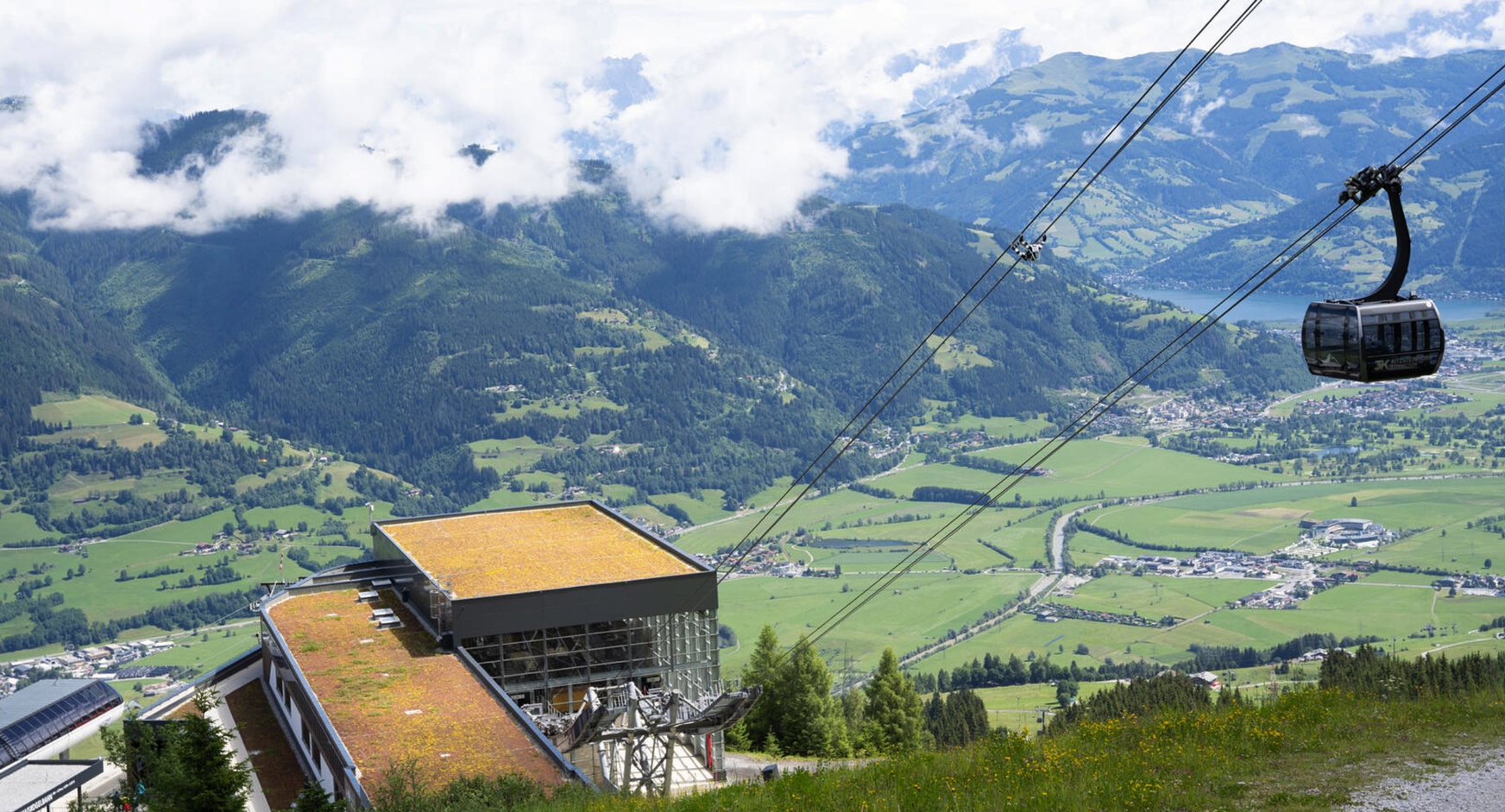 Seilbahnstation und Seilbahn-Gondel