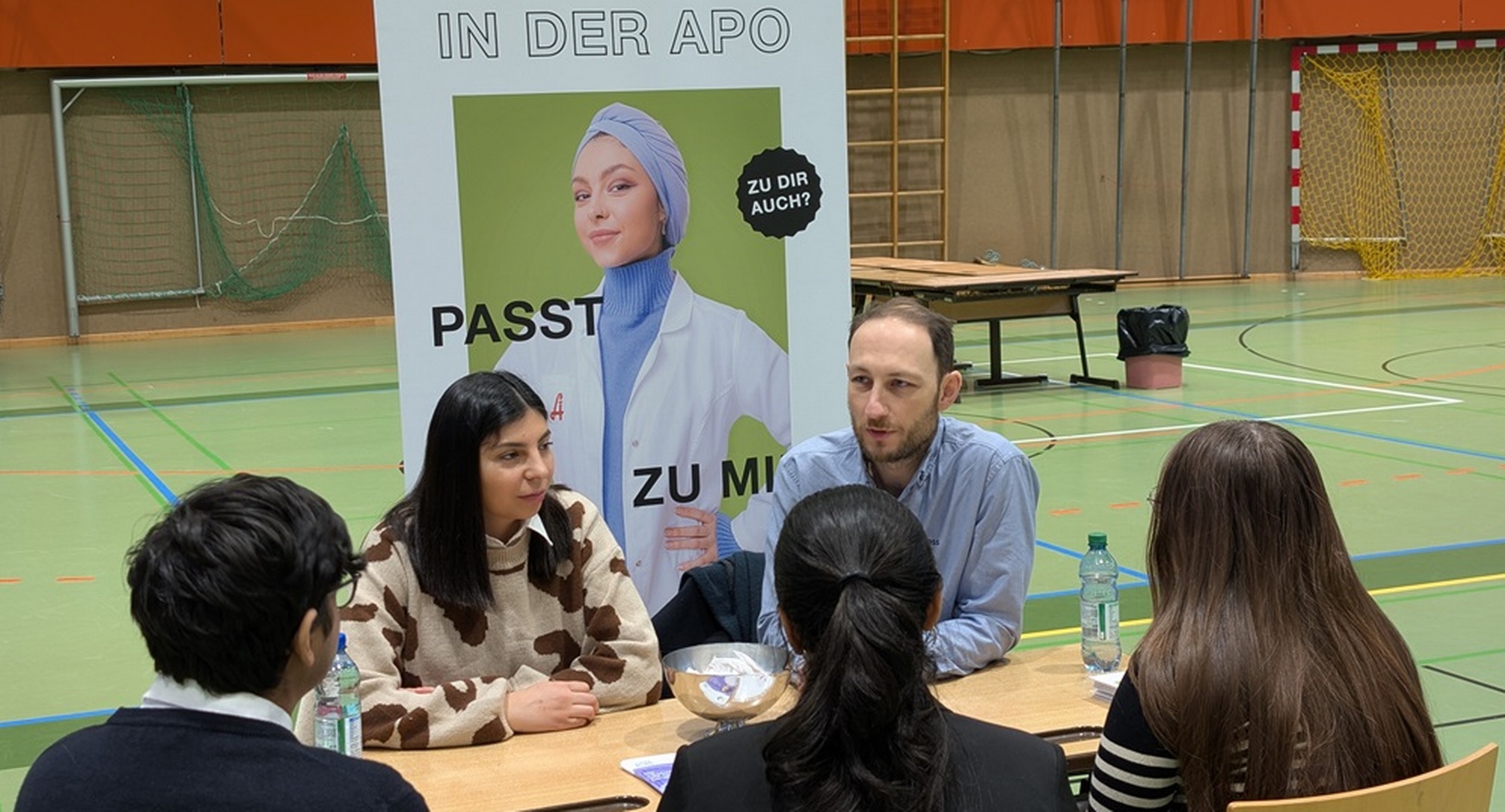 Eindrücke vom Lehrlings-Speed-Dating 2024/25 der Fachmittelschule Wien 23 