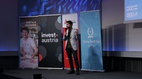 Kambis Kohansal Vajargah (Head of Startup-Services) als Sprecher auf der Bühne