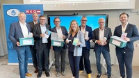 Thomas Gröger, Fachgruppengeschäftsführer Alexander Kraill, WK-Direktor-Stv. Harald Schermann, KommR Franz Nechansky, KommR Erika Lottmann, Bundesinnungsmeister Frank Böhler, Vorsitzender Norbert Polatschek und Johannes Poldlehner (v. l.).