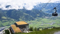 Seilbahnstation und Seilbahn-Gondel