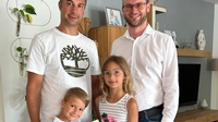 Cristian Sodl mit den Kindern Julian und Katharina sowie Hubert Bleich (Obmann der Taxiinnung) (v. l.). 