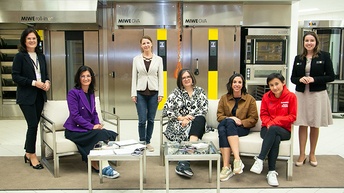 Bild v.l.n.r.: Bettina Stelzer-Wögerer, Margit Angerlehner, Regina Augendopler, Christine Wagner, Julia Speiser, Liu Jia, Lisa Sigl