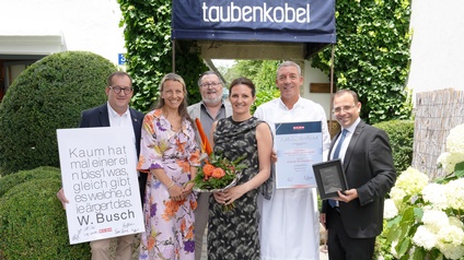 Fachgruppenobmann Gastronomie Matthias Mirth, Fachgruppengeschäftsführerin Katrin Sagmeister, Spartengeschäftsführer Franz Perner, Barbara Eselböck, Alain Weissgerber und Wirtschaftskammerpräsident Andreas Wirth (v. l.). 