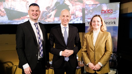 BO Andreas Eisenbock mit Bundesminister Martin Kocher und BOP Anita Stadlmann