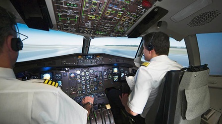 Die „Full-Flight-Simulatoren“ von Axis sind hoch präzise Trainingsgeräte für die Luftfahrt.