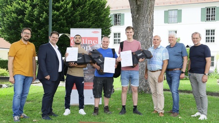 David Biribauer, Landesinnungsmeister Mario Horvath, Sabri Hussein (Jugend am Werk, Siget in der Wart), Jakob Jirkal (Biribauer GmbH, Marz), Georg Reisner (Unger Stahlbau Ges. m. b. H., Oberwart), Fachgruppengeschäftsführer Karl Tinhof, Lehrlingswart Markus Marchhart und BS-Direktor Wilhelm Pfeifer (v. l.). 