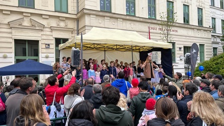 Publikum beim Grätzlfest in Ober St. Veit