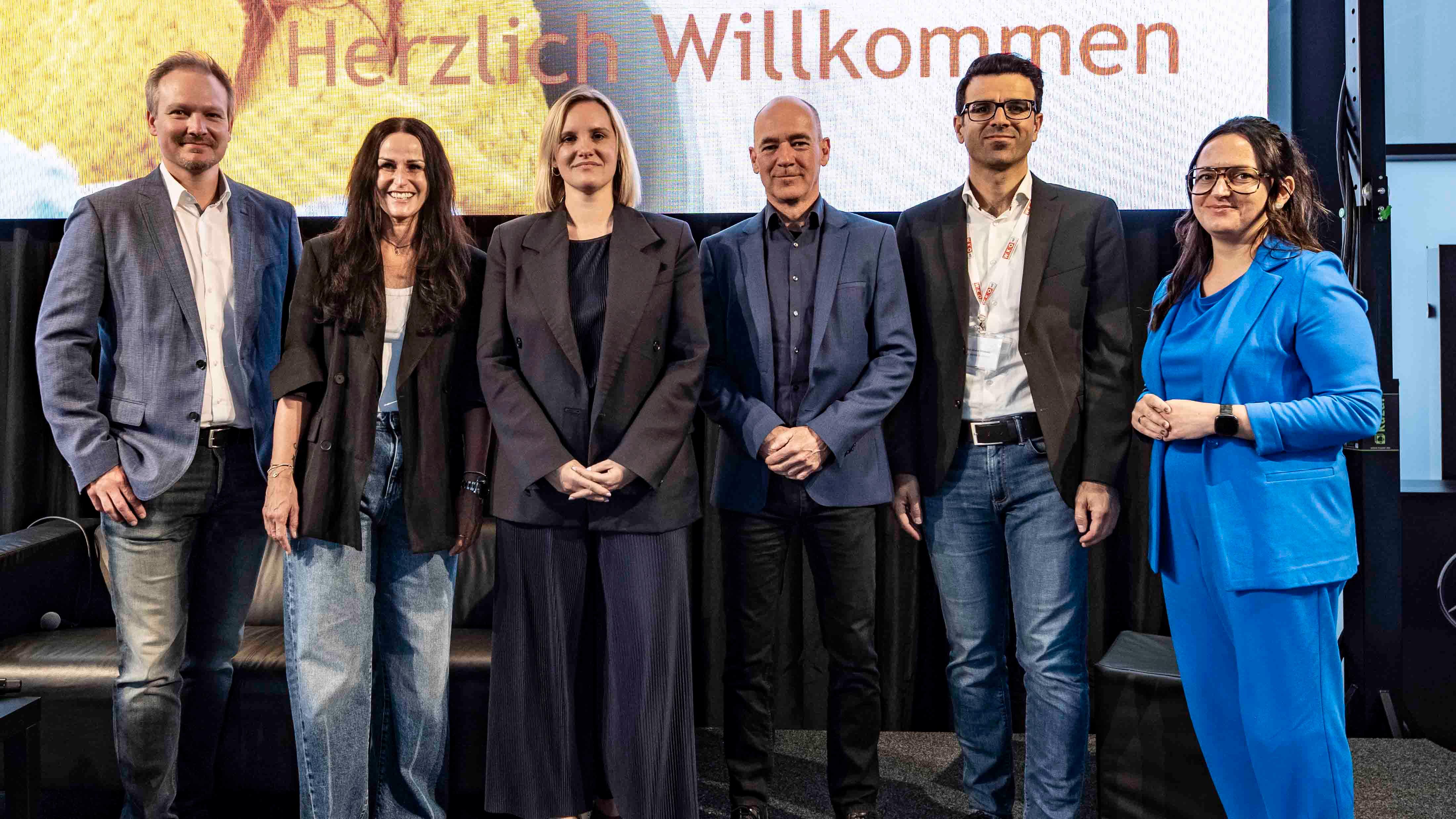 Von links: Philipp Hacker-Walton, WKNÖ-Bezirksstellenleiterin Andrea List-Margreiter (Wr. Neustadt), Lena Marie Glaser, Helmut Mahringer, Mevlüt Kücükyasar und Daniela Reisner.