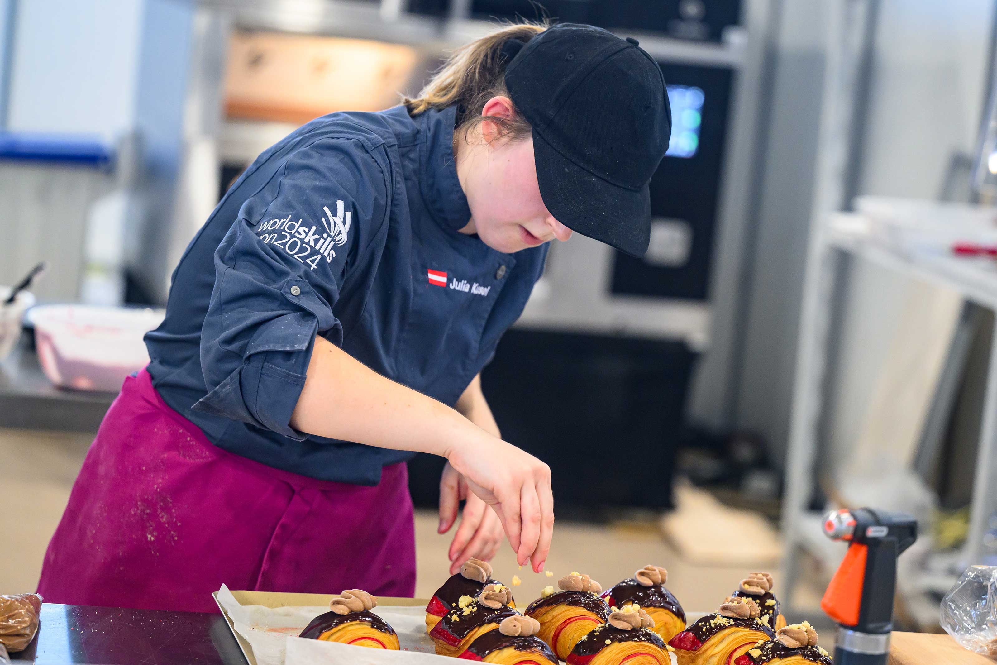 Julia Kusel während des Wettbewerbs bei den WorldSkills 2024