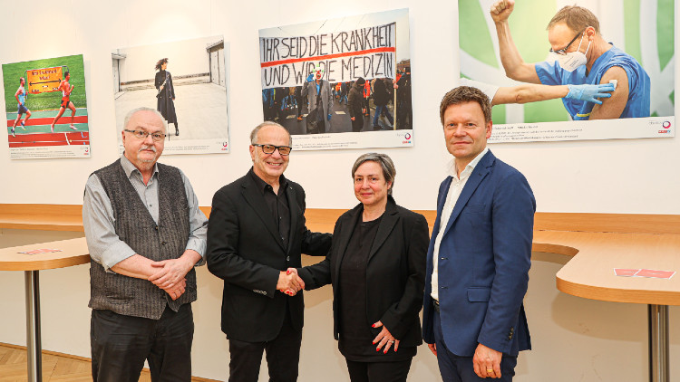 Von links: Gerhard Hinterleitner (Syndikat Foto Film), Heinz Mitteregger (Bundesinnungsmeister Berufsfotografie), Dr. Daniela Kraus (Presseclub Concordia), Mag. Günther Schönberger (Bildrecht) 