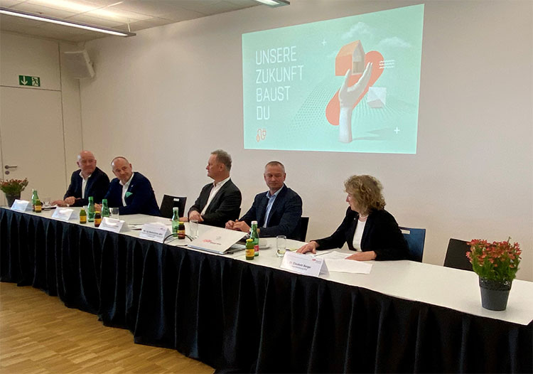 Bundesinnungsmeister Denk bei der Eröffnungspressekonferenz