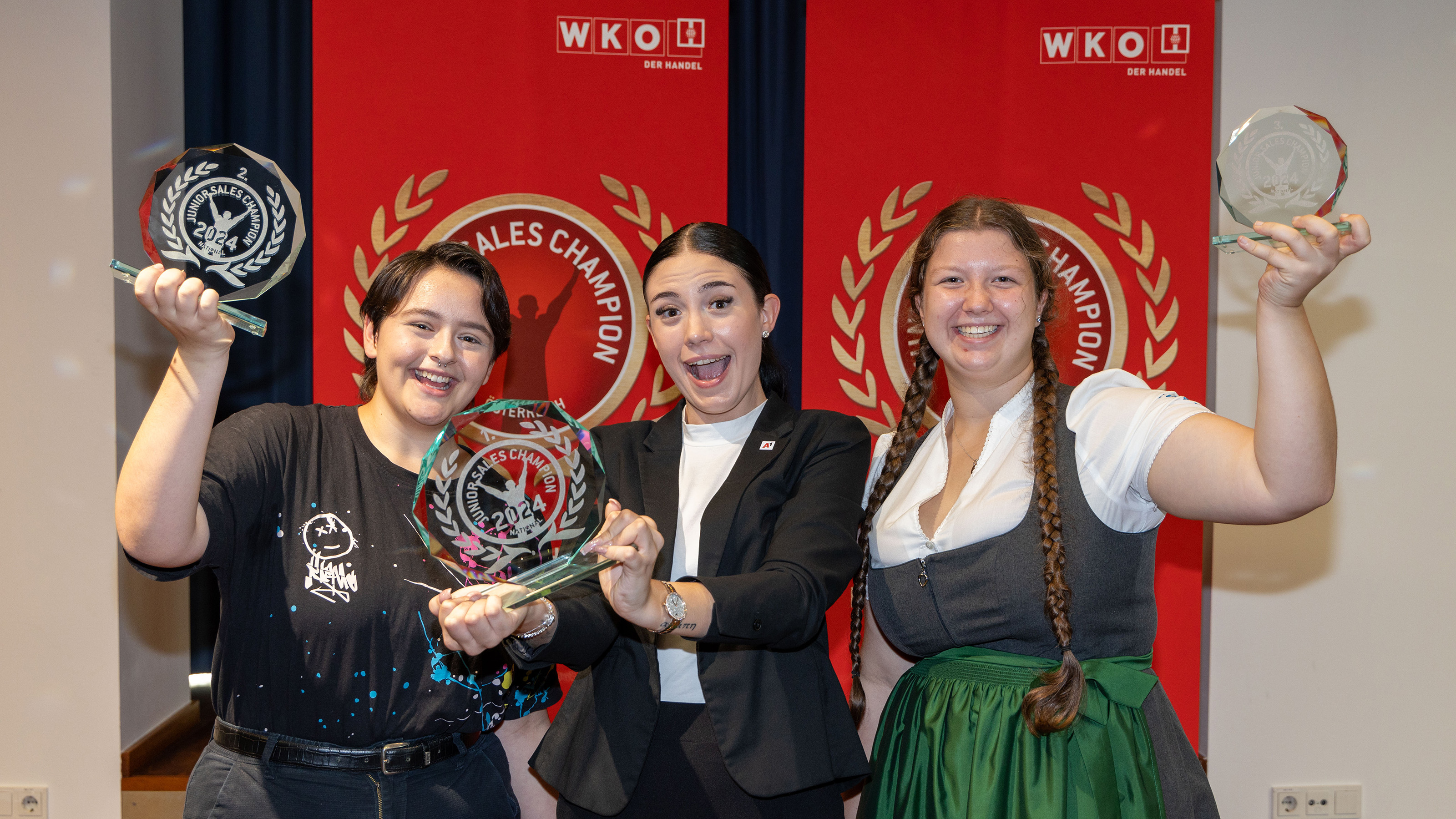 von li nach re: Vanessa Ecker (Platz 2 – Thalia, Oberösterreich), Sarah Wastl (Platz 1 – A1 Telekom Austria – Wien), Anna Tritscher (Platz 3 – Sport Tritscher GmbH – Steiermark)