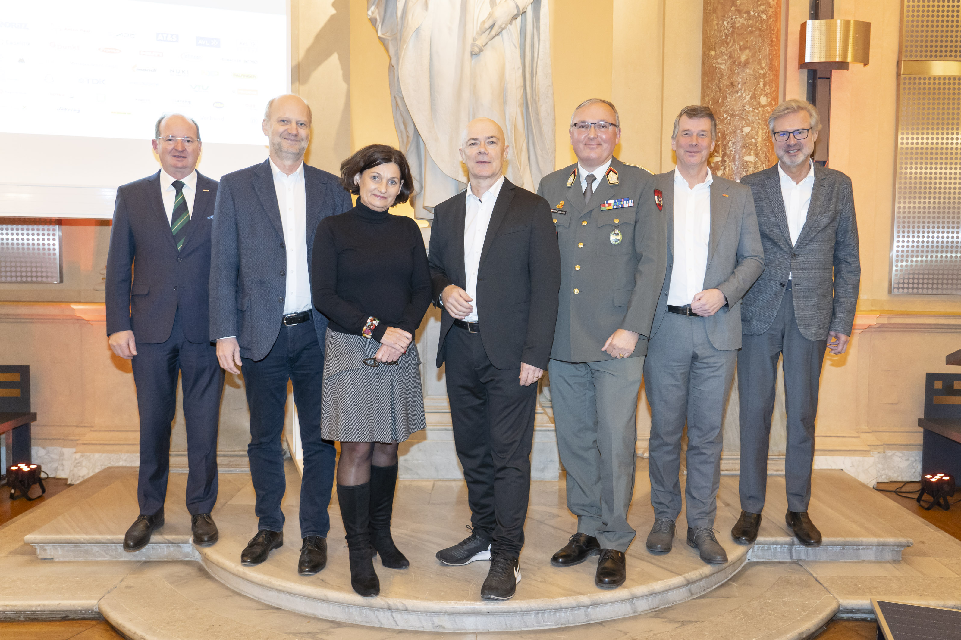 Gruppenfoto Ritter (WK), Rohringer (Forum Technik & Gesellschaft), Höglinger (TU), Leitenmüller, Kunovjanek, Bischof (TU), Dernoscheg (WK)