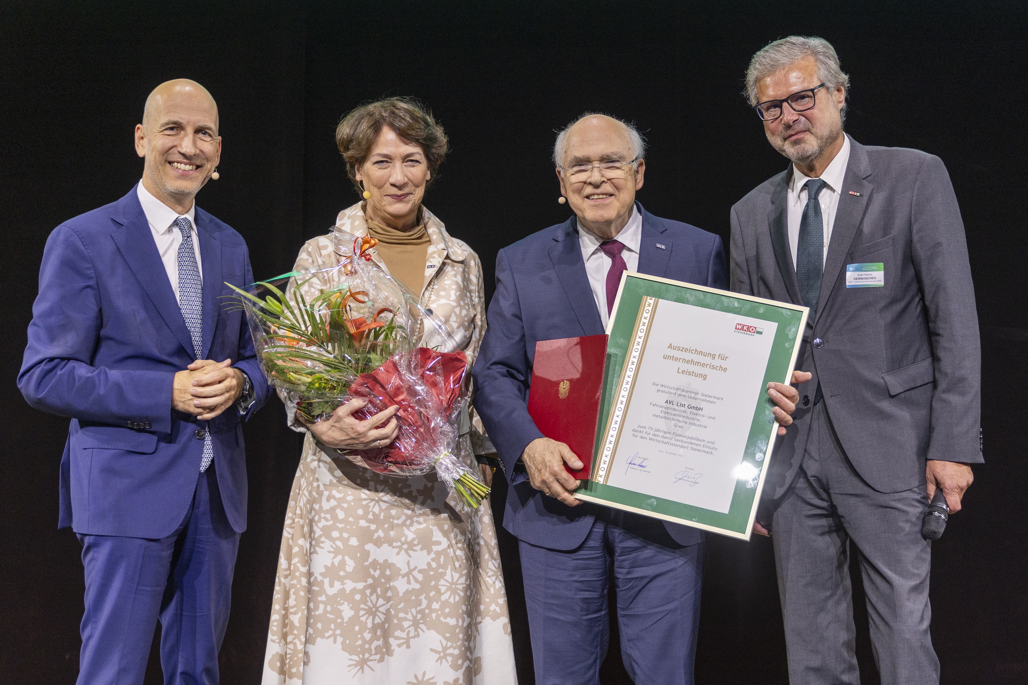 Kathryn und Helmut List mit Wirtschaftsminister Martin Kocher und Karl-Heinz Dernoscheg