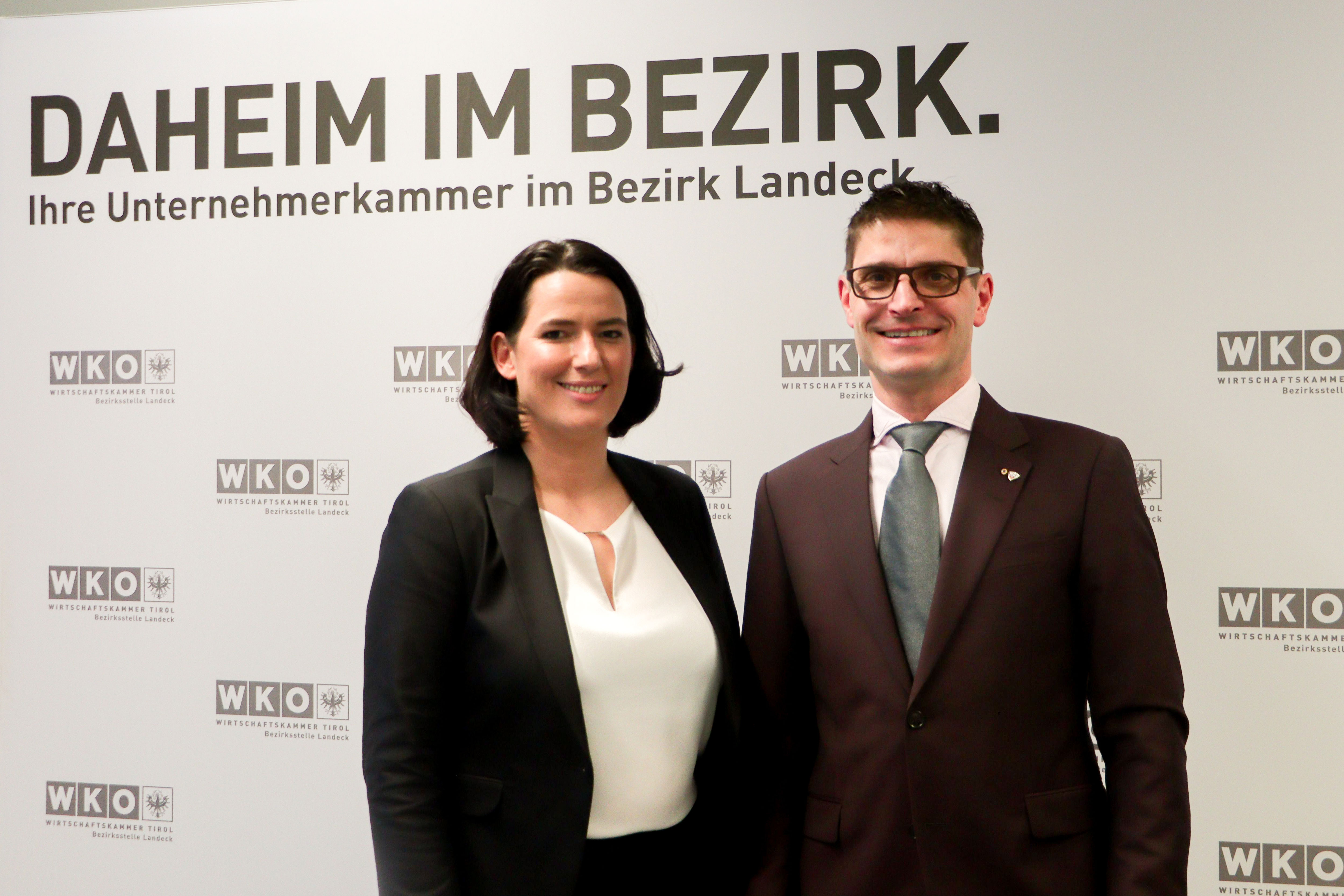 WK Präsidentin Barbara Thaler und WK Bezirksobmann Michael Gitterle beim Pressegespräch zum Neujahrsempfang der WK Landeck 2025