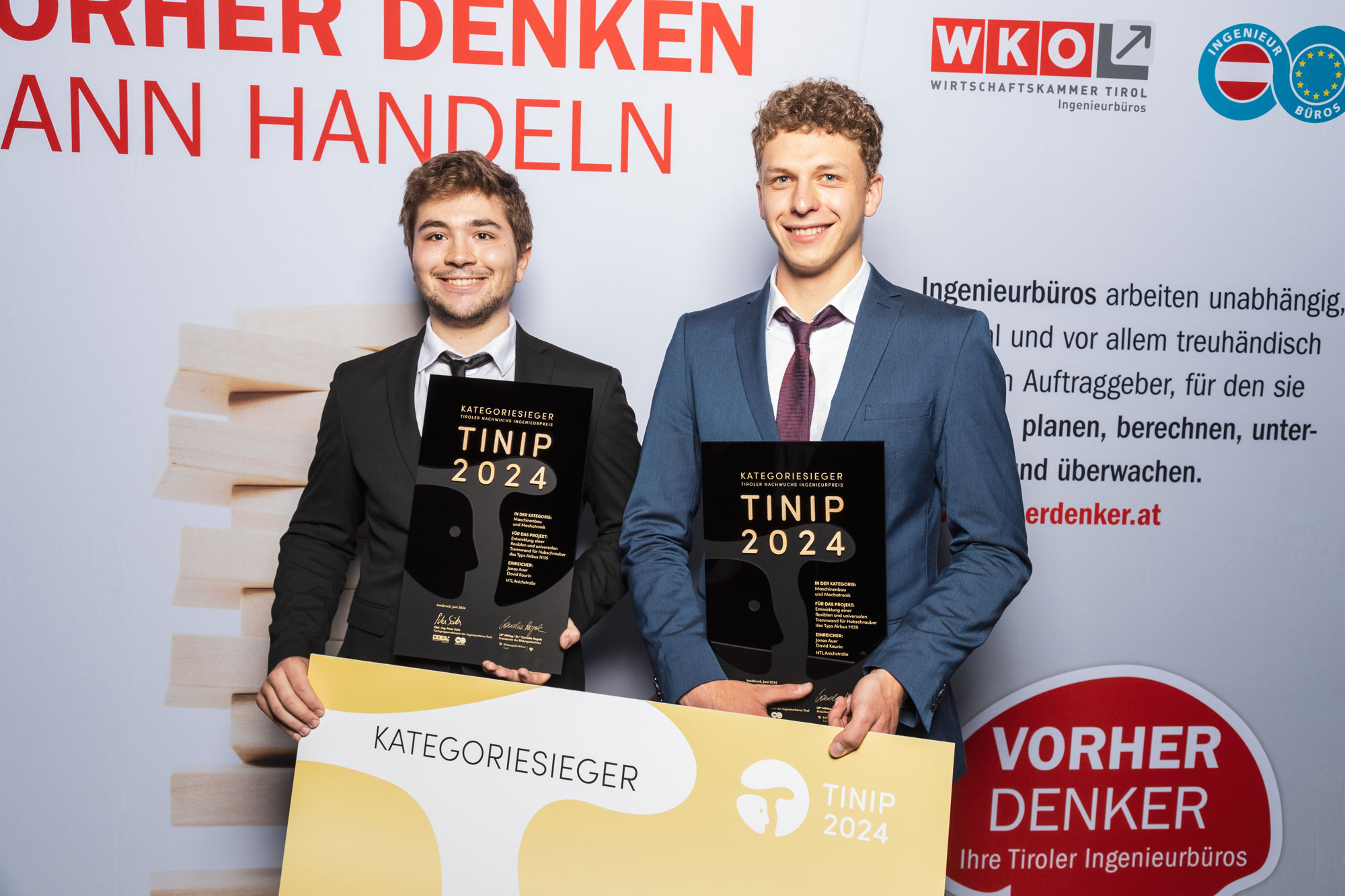 TINIP 2024 - Kategoriesieger "Maschinenbau und Mechatronik" sind Jonas Auer (l.) und David Kaurin von der HTL Anichstraße in Innsbruck.