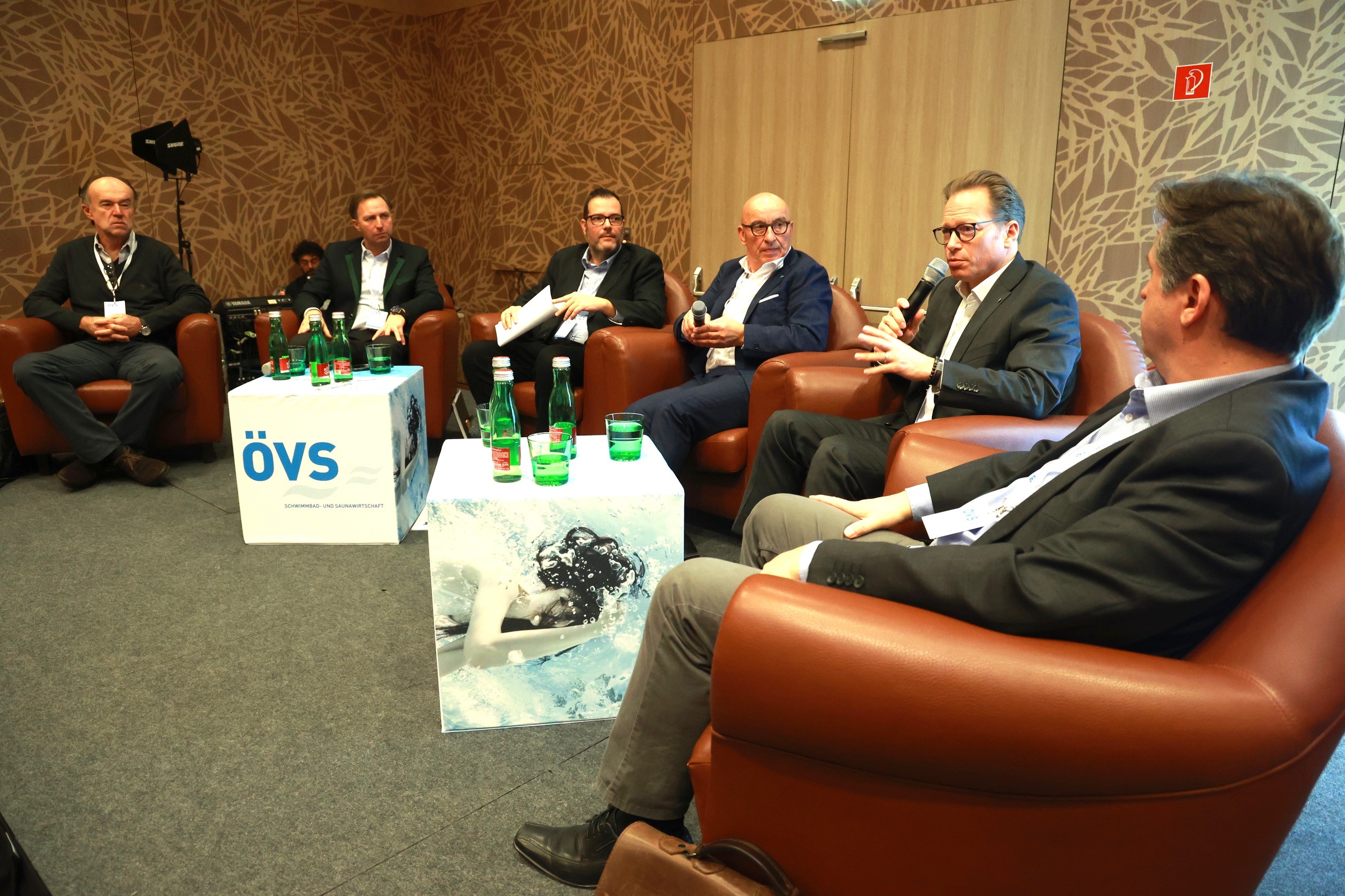 Gruppenbild mit ao. Univ.-Prof. Dr. Franz Mascher, MedUni Graz; Marcel Kreitl, GALABAU-Präsident; Kurt Hahofer; Johann Poinstingl, ÖVS-Präsident; Ing. Wolfgang Nöstlinger, ÖVGW; Dipl.-Ing. Dr. Roman Neunteufel, BOKU